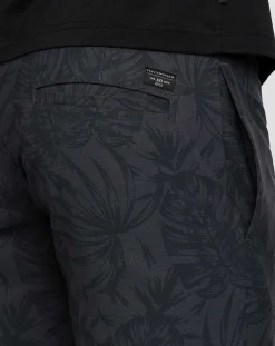 Barefoot Summer Short 9In