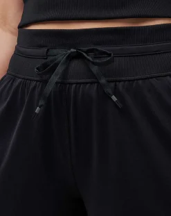 Moveknit Tie Short