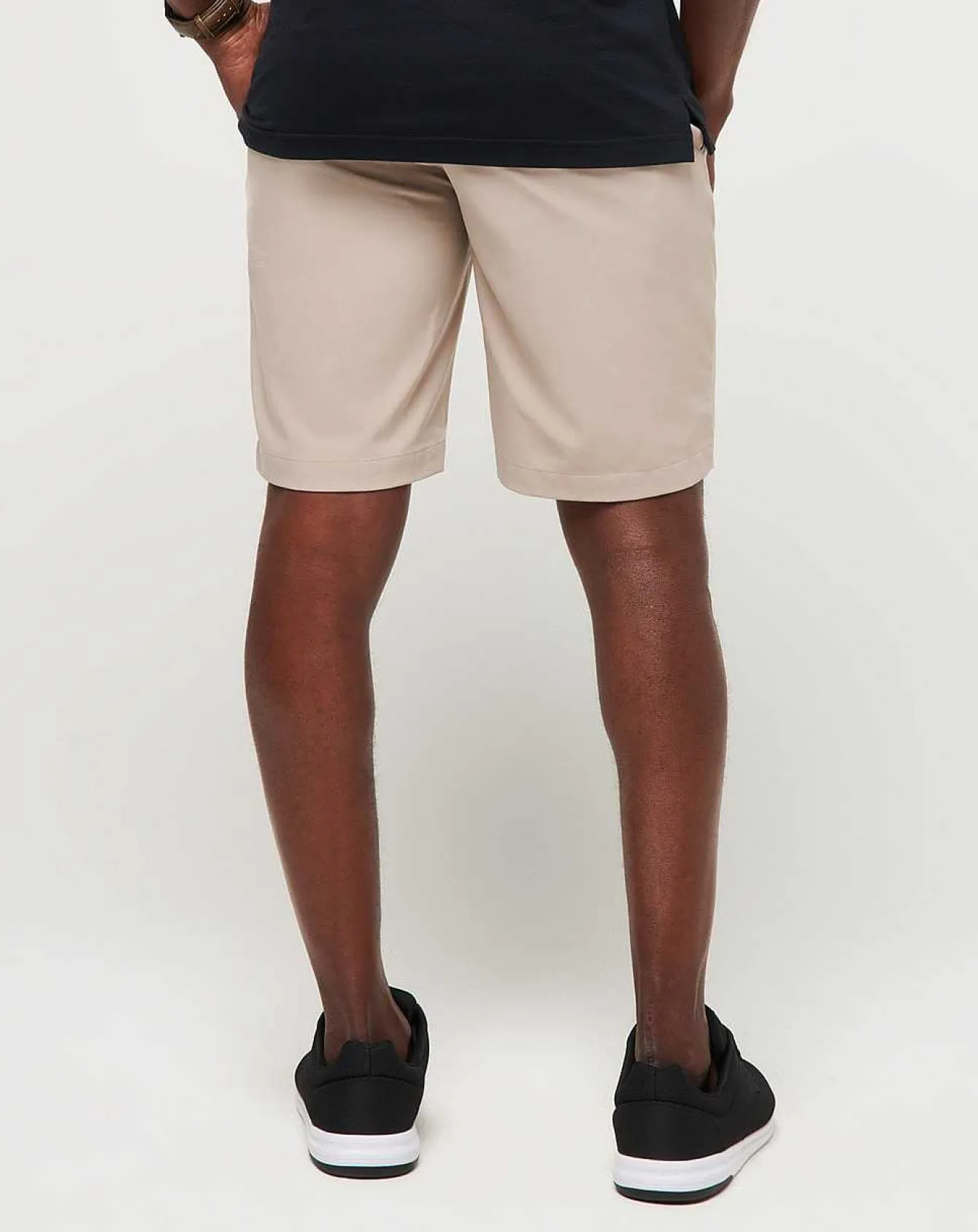 Wanderlust Short 9In