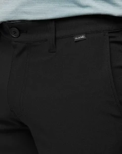 Wanderlust Short 9In